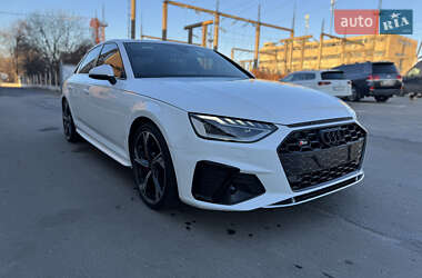 Седан Audi S4 2018 в Чернівцях