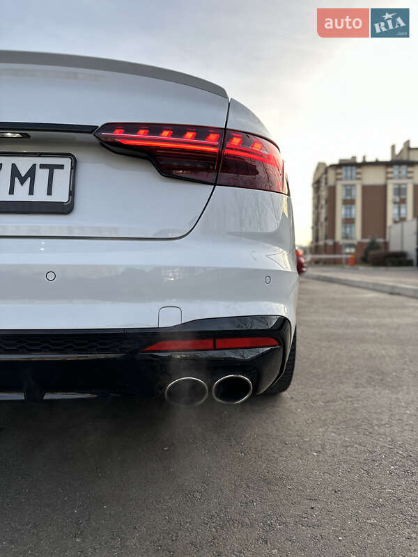 Седан Audi S4 2020 в Киеве