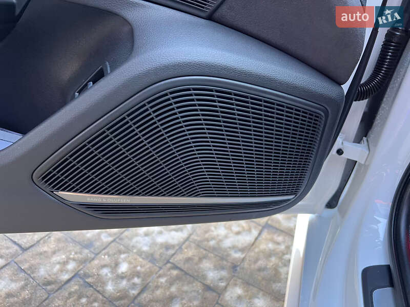 Седан Audi S4 2018 в Львове