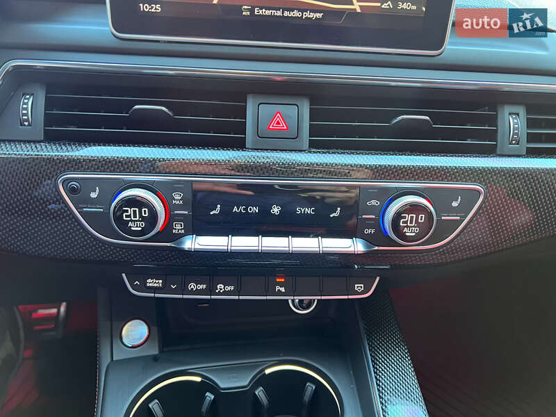 Седан Audi S4 2018 в Львове