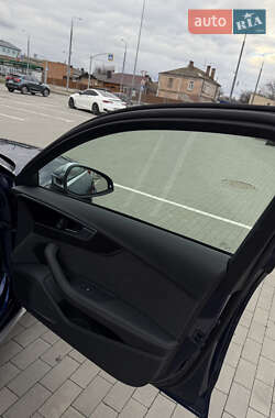 Седан Audi S4 2022 в 