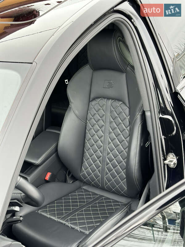Седан Audi S4 2019 в Киеве