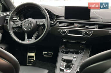 Седан Audi S4 2019 в 