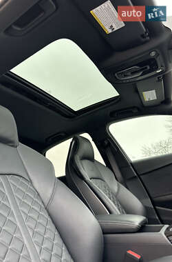 Седан Audi S4 2019 в 