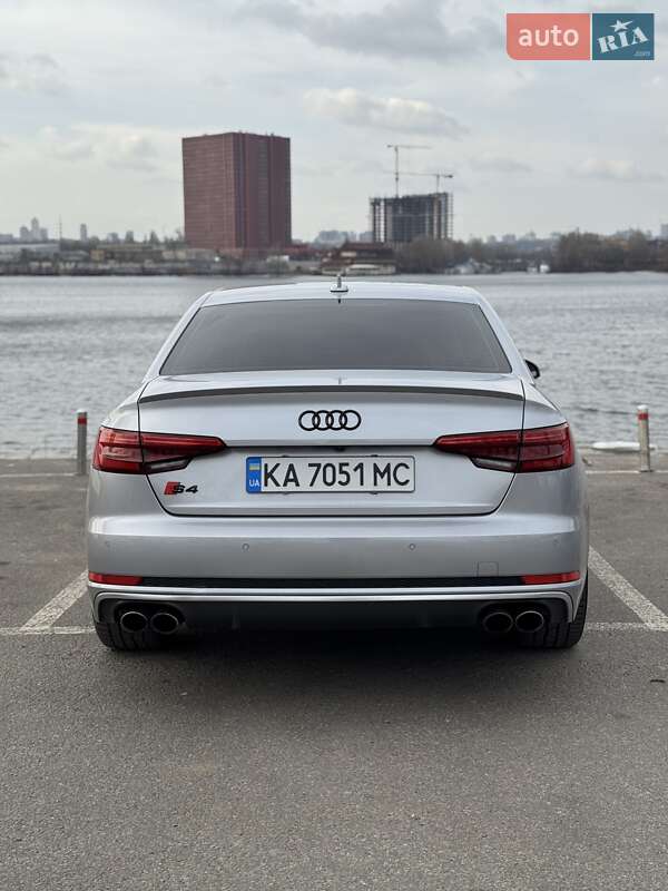 Седан Audi S4 2017 в Києві