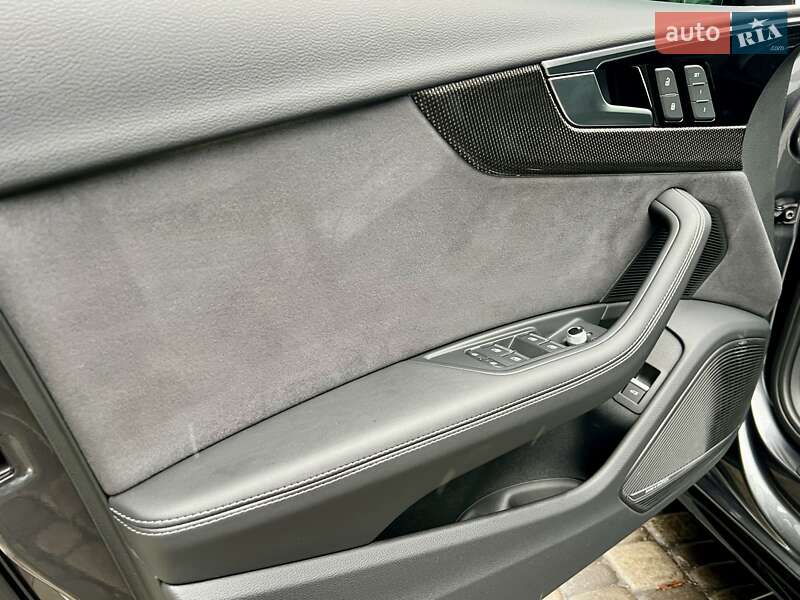 Седан Audi S4 2022 в Киеве