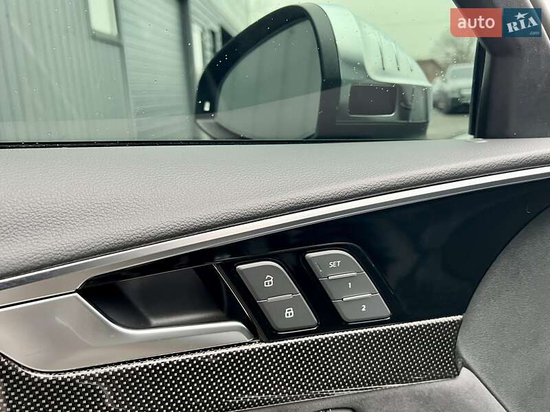 Седан Audi S4 2022 в Киеве