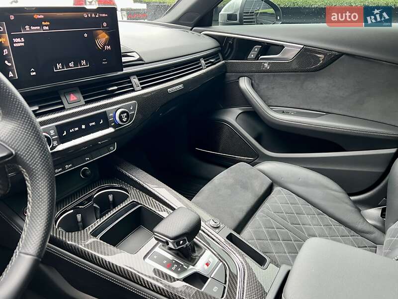 Седан Audi S4 2022 в Киеве