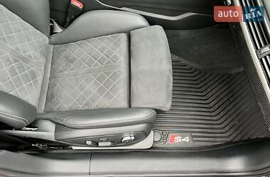 Седан Audi S4 2022 в 