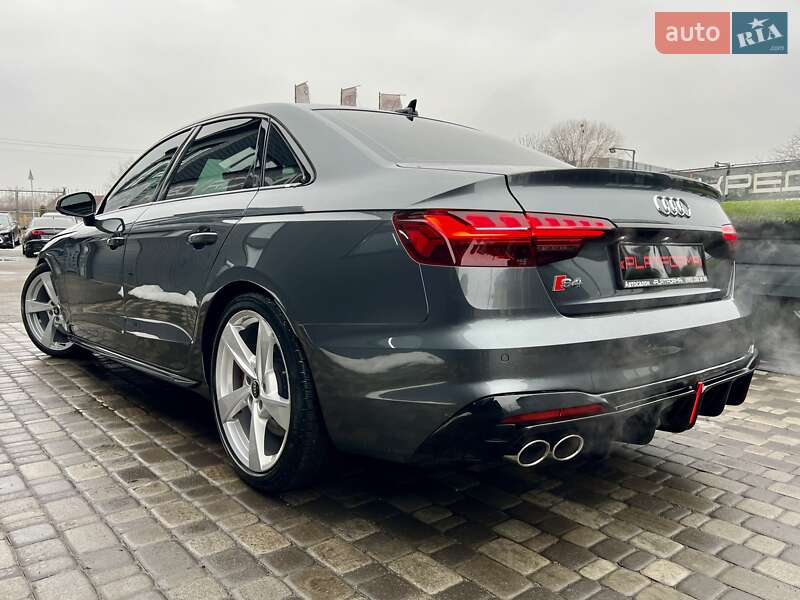 Седан Audi S4 2022 в Киеве