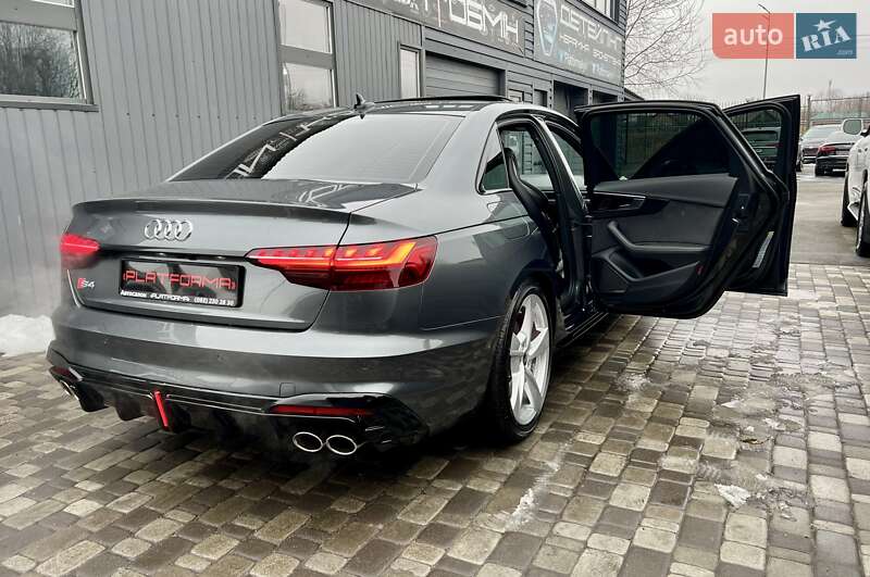 Седан Audi S4 2022 в Киеве