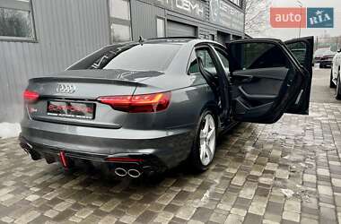Седан Audi S4 2022 в 