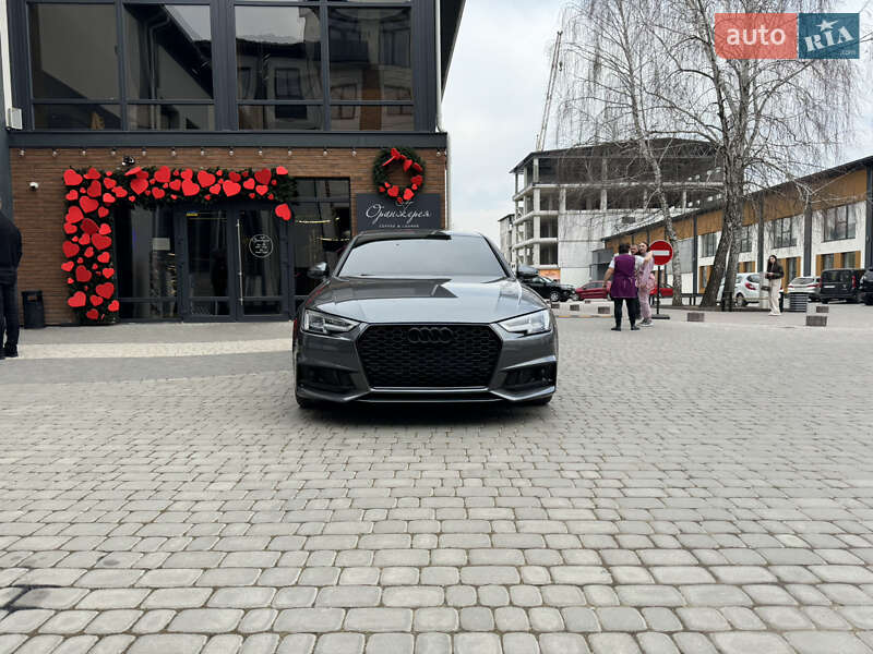 Седан Audi S4 2017 в 
