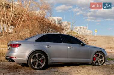 Седан Audi S4 2019 в 