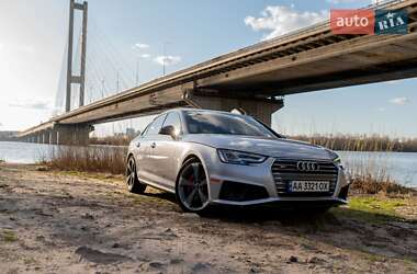 Седан Audi S4 2019 в 