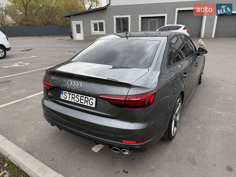 Седан Audi S4 2019 в Вінниці