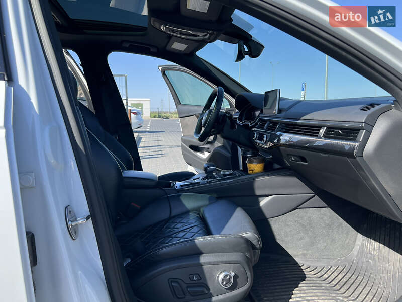 Седан Audi S4 2018 в Житомирі