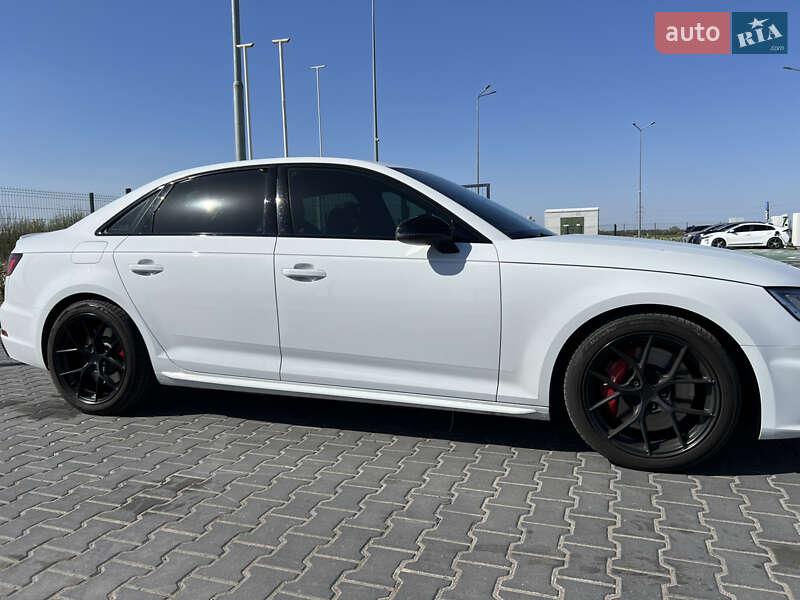 Седан Audi S4 2018 в Житомирі