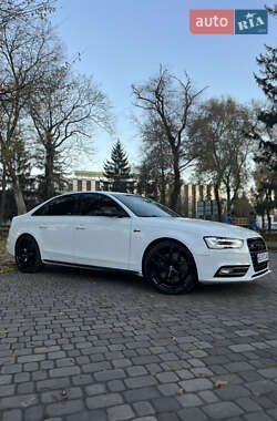 Седан Audi S4 2012 в 
