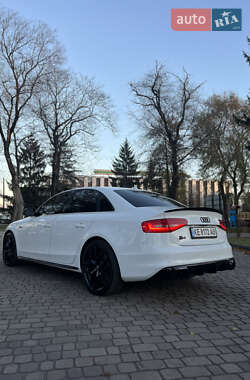 Седан Audi S4 2012 в 