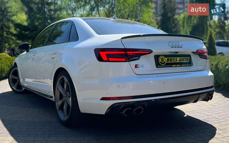 Седан Audi S4 2018 в Львове