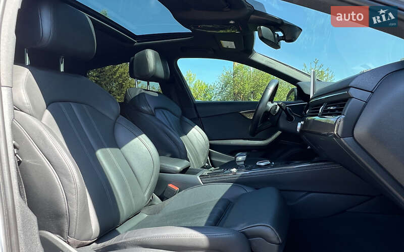Седан Audi S4 2018 в Львове