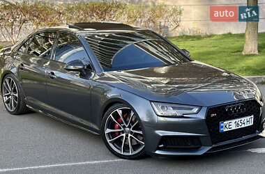 Седан Audi S4 2017 в 