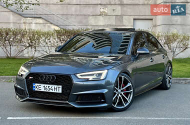 Седан Audi S4 2017 в 