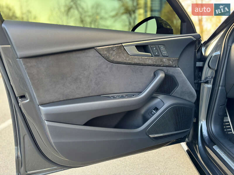 Седан Audi S4 2017 в Киеве
