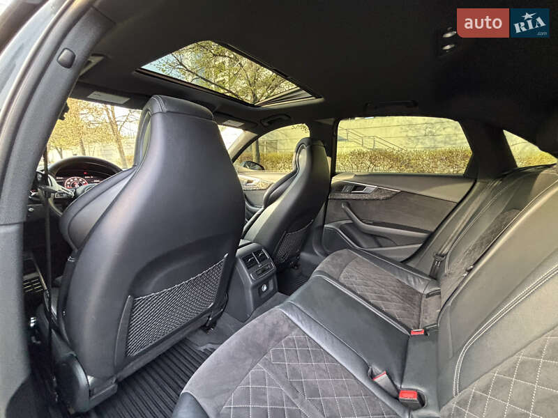 Седан Audi S4 2017 в Киеве