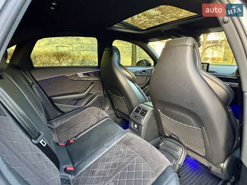 Седан Audi S4 2017 в Киеве