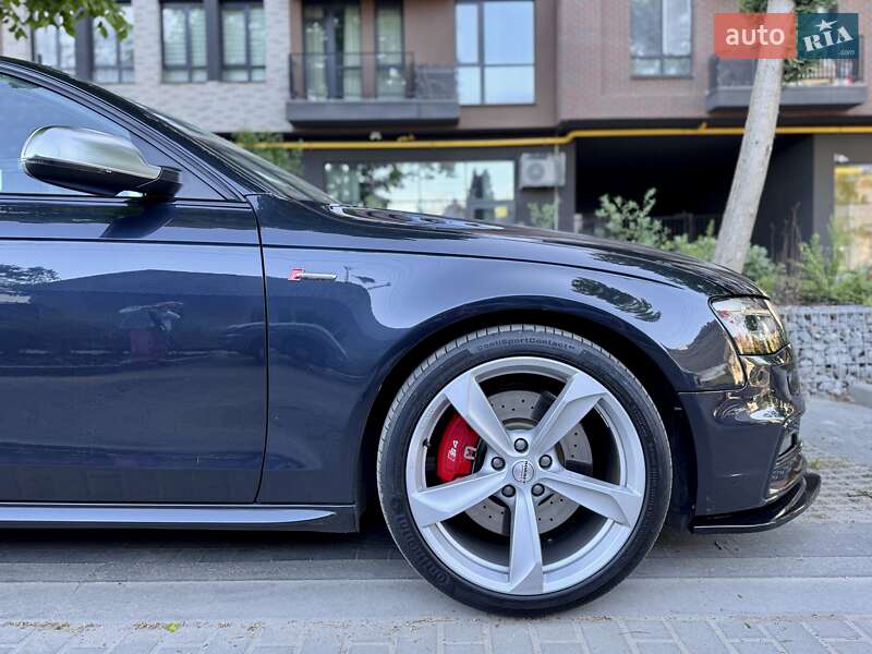 Седан Audi S4 2012 в Львове