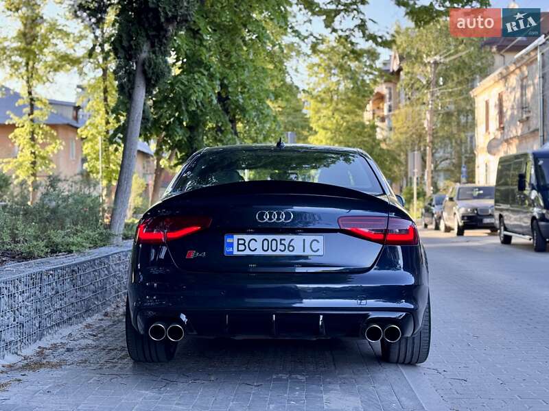 Седан Audi S4 2012 в Львове