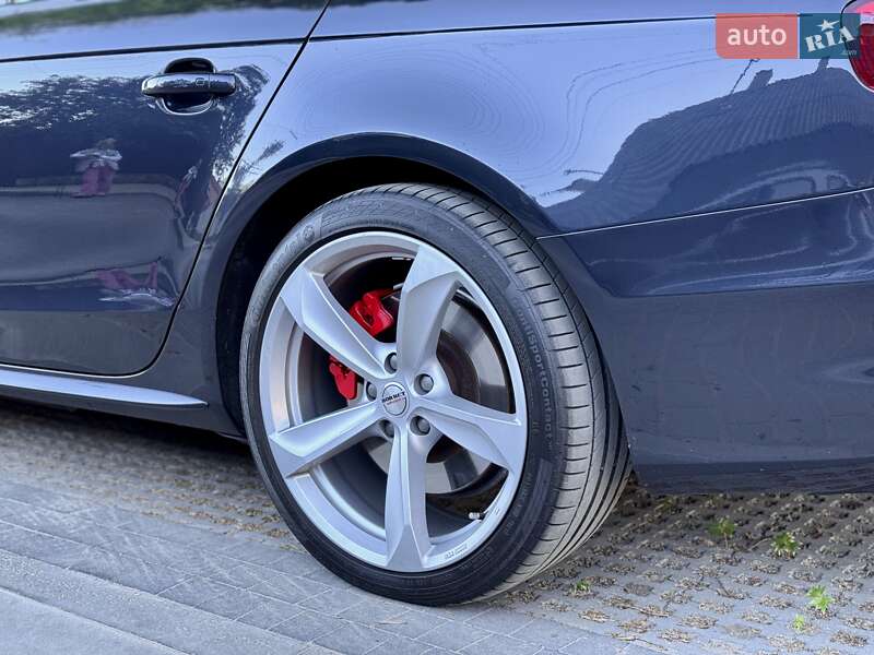 Седан Audi S4 2012 в Львове