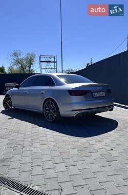 Седан Audi S4 2018 в 