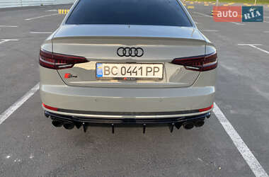 Седан Audi S4 2018 в 