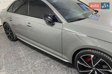 Седан Audi S4 2018 в 