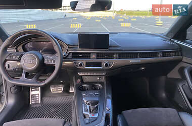 Седан Audi S4 2018 в 