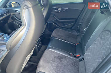 Седан Audi S4 2018 в 