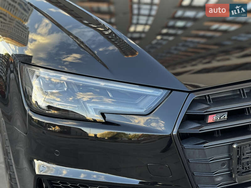 Седан Audi S4 2018 в Киеве