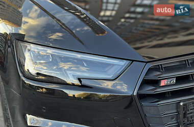 Седан Audi S4 2018 в 