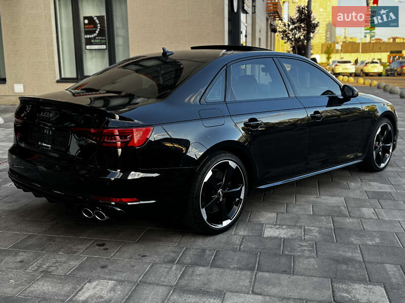 Седан Audi S4 2018 в Киеве