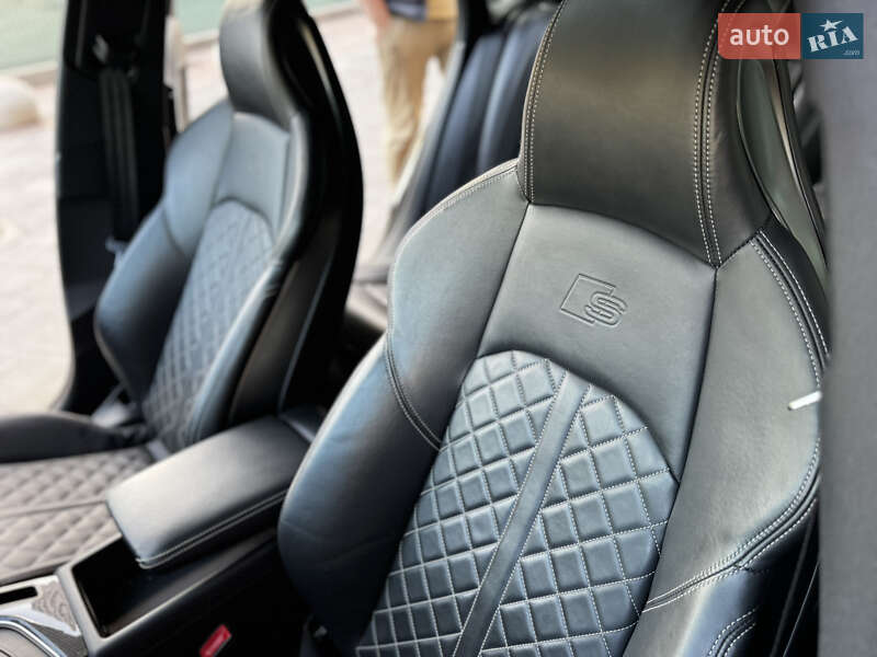 Седан Audi S4 2018 в Киеве