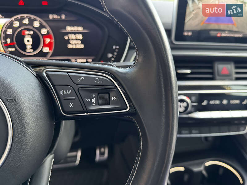 Седан Audi S4 2018 в Киеве