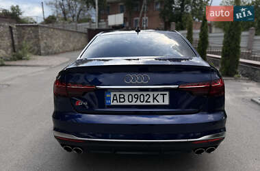 Седан Audi S4 2022 в 