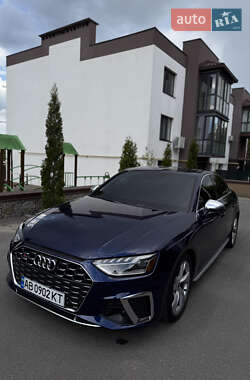Седан Audi S4 2022 в 