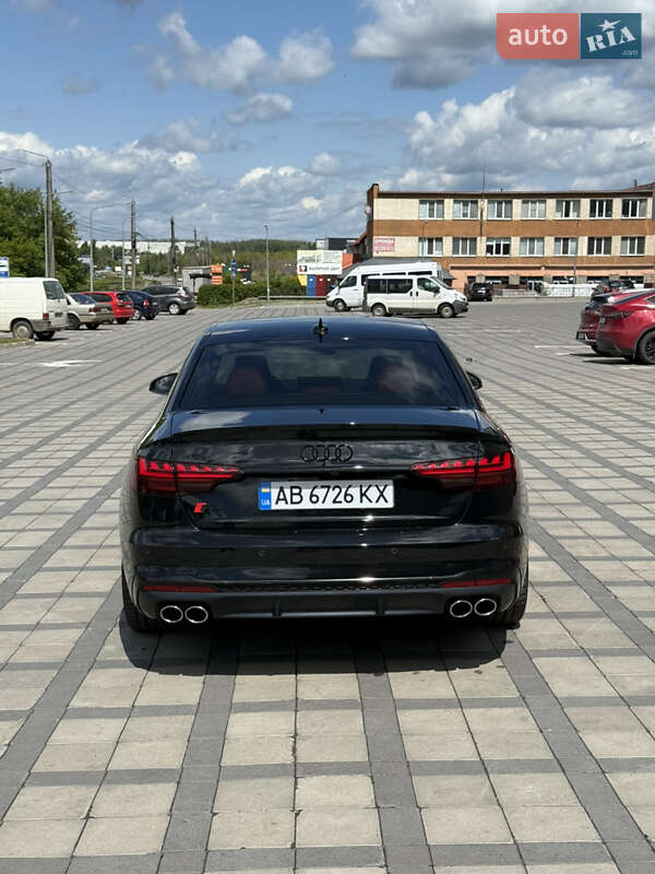 Седан Audi S4 2020 в Виннице