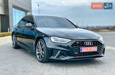 Седан Audi S4 2018 в Дніпрі