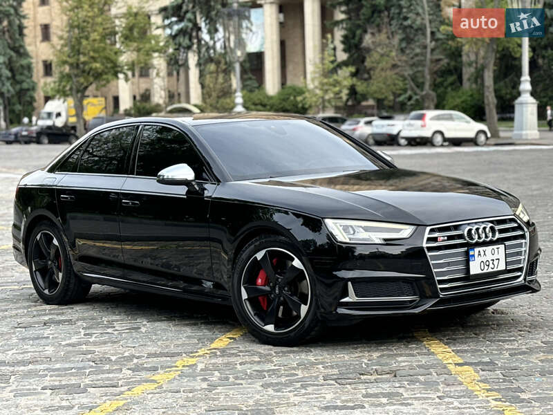 Седан Audi S4 2018 в Харкові