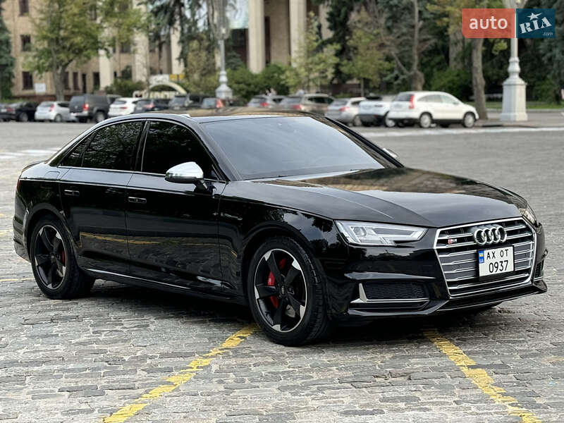 Седан Audi S4 2018 в Харкові